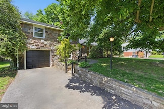 1208 June Rd, Huntingdon Valley, PA 19006