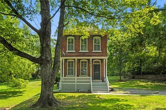 405 Grand Ave, Leavenworth, KS 66048