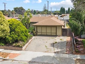 6752 Swan St, Ventura, CA 93003