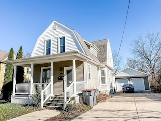 408 S 1st St, Evansville, WI 53536