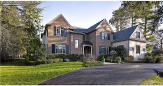 930 Parkes Run Ln, Villanova, PA 19085