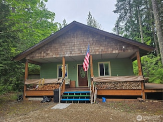 521 N Fairway Dr W, Hoodsport, WA 98548