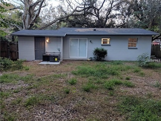 213 W Cleveland St, Apopka, FL 32703