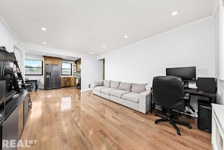 199-02 17th Ave Unit 2-230, Whitestone, NY 11357