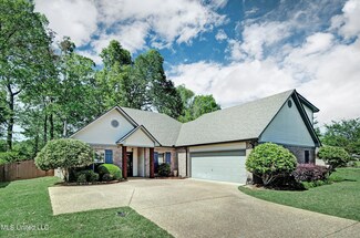 239 E Pinebrook Dr, Brandon, MS 39047