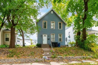 1126 8th St, Moline, IL 61265