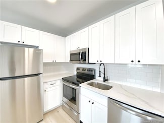 5 Mott Ave Unit 206, Norwalk, CT 06850
