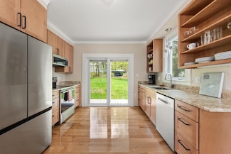 75 Highland St, Plymouth, NH 03264
