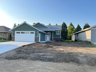 216 Lake Ave, New Ulm, MN 56073