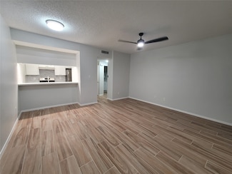 7093 N Holiday Dr, Galveston, TX 77550