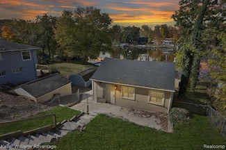 11646 Weiman Dr, Pinckney, MI 48169