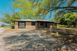 306 Grindstone Rd, Brock, TX 76087