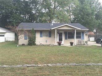 5824 Hollybrook Ln E, Sylvania, OH 43560