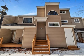3336 Windermere Dr, Saw Creek, PA 18324