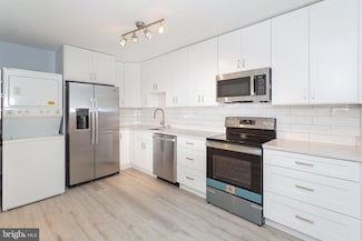 8340 Greensboro Dr Unit 317, McLean, VA 22102