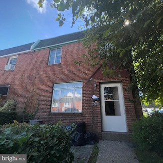 6492 Lensen St, Philadelphia, PA 19119