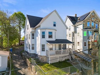 11 Putnam St, Waterbury, CT 06704