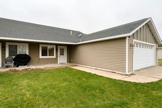 1137 Sugar Pine Ln, New Richmond, WI 54017