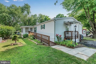 48 Peach Ln, Carlisle, PA 17015