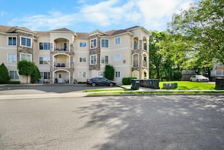 87 Horton Dr, Monsey, NY 10952