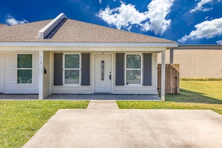 114 unit B Landry St, Thibodaux, LA 70301