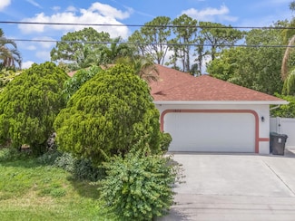 1872 SW Airoso Blvd, Port Saint Lucie, FL 34984
