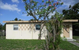 1111 S 14th Ct, Lantana, FL 33462