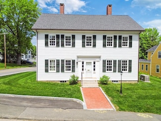 21 Academy St, Hallowell, ME 04347