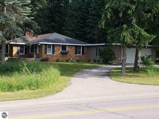920 Beulah Hwy, Beulah, MI 49617