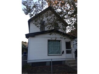 1063 E 68th St, Cleveland, OH 44103