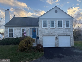 48 Mcpherson Cir, Sterling, VA 20165