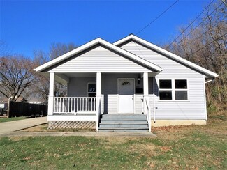 623 W 2nd St, Dixon, IL 61021