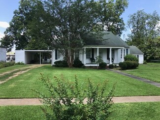 135 Hillsboro St, Forest, MS 39074
