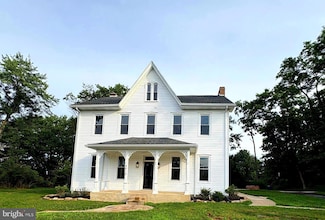 4910 Earl Dr, Harrisburg, PA 17112