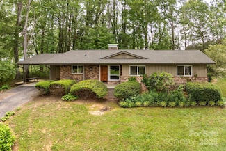 6 N Hudson Ln, Fletcher, NC 28732