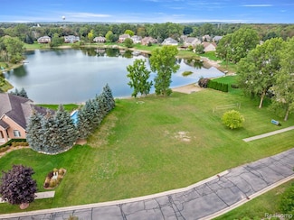 4544 Coastal Pkwy, White Lake, MI 48386