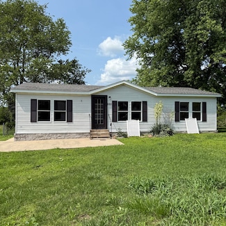 285 Water St, Sparta, MO 65753