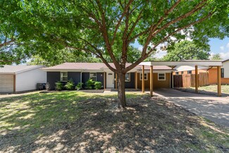 13215 Blossomheath Ln, Dallas, TX 75240