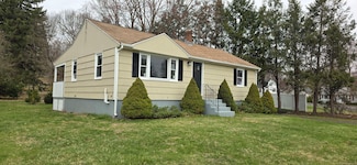 14 Harris St, Berlin, CT 06037