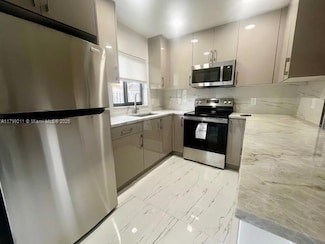 4040 NW 31st Terrace Unit 4, Lauderdale Lakes, FL 33309