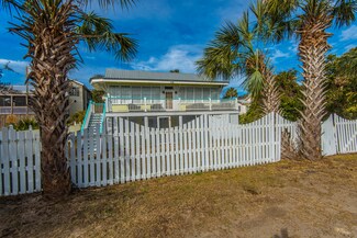 906 W Arctic Ave, Folly Beach, SC 29439
