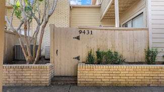 9431 Pagewood Ln, Houston, TX 77063