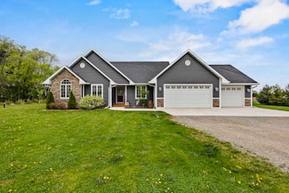 5580 Springbrook Rd, Omro, WI 54963