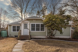 43 Wilson Ave, Buzzards Bay, MA 02532