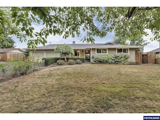 13042 Brookside Dr NE, Aurora, OR 97002