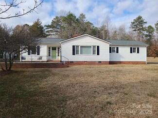 796 S Lincoln St, Dallas, NC 28034