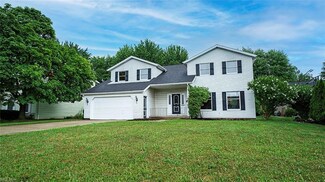 623 Brooke Ln, Bay Village, OH 44140