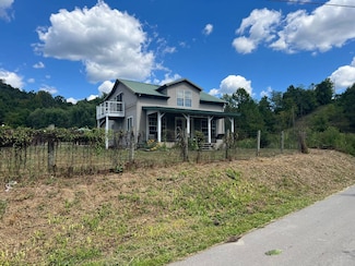 6452 Maxey Valley Rd, Hustonville, KY 40437