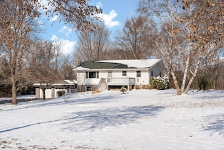806 Glover Rd, River Falls, WI 54022