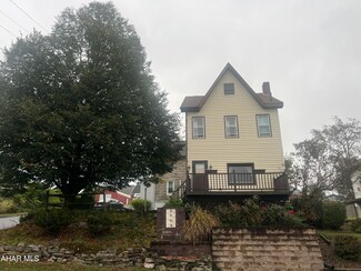 2003 2nd Ave, Altoona, PA 16602